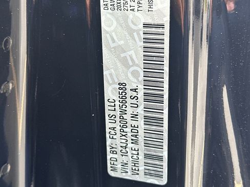 Used 2023 Jeep Wrangler Unlimited Sahara w/ Cold Weather Group AWD/4WD image 33