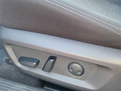 Used 2022 Nissan Rogue SV image 15