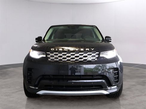 New 2025 Land Rover Discovery Metropolitan Edition image 3