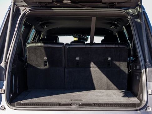 Used 2024 Jeep Wagoneer L Series II w/ Flexible Seating Group image 9