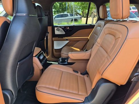 Used 2023 Lincoln Aviator Black Label w/ Dynamic Handling Package AWD/4WD image 36