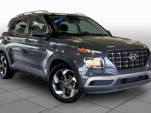 Certified 2025 Hyundai Venue SEL FWD image 3