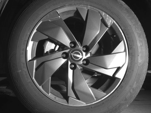 Used 2025 Nissan Rogue SV FWD image 12