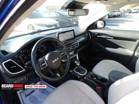 Used 2022 Kia Seltos EX image 17
