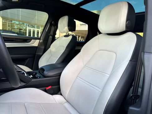Used 2024 Porsche Cayenne image 21