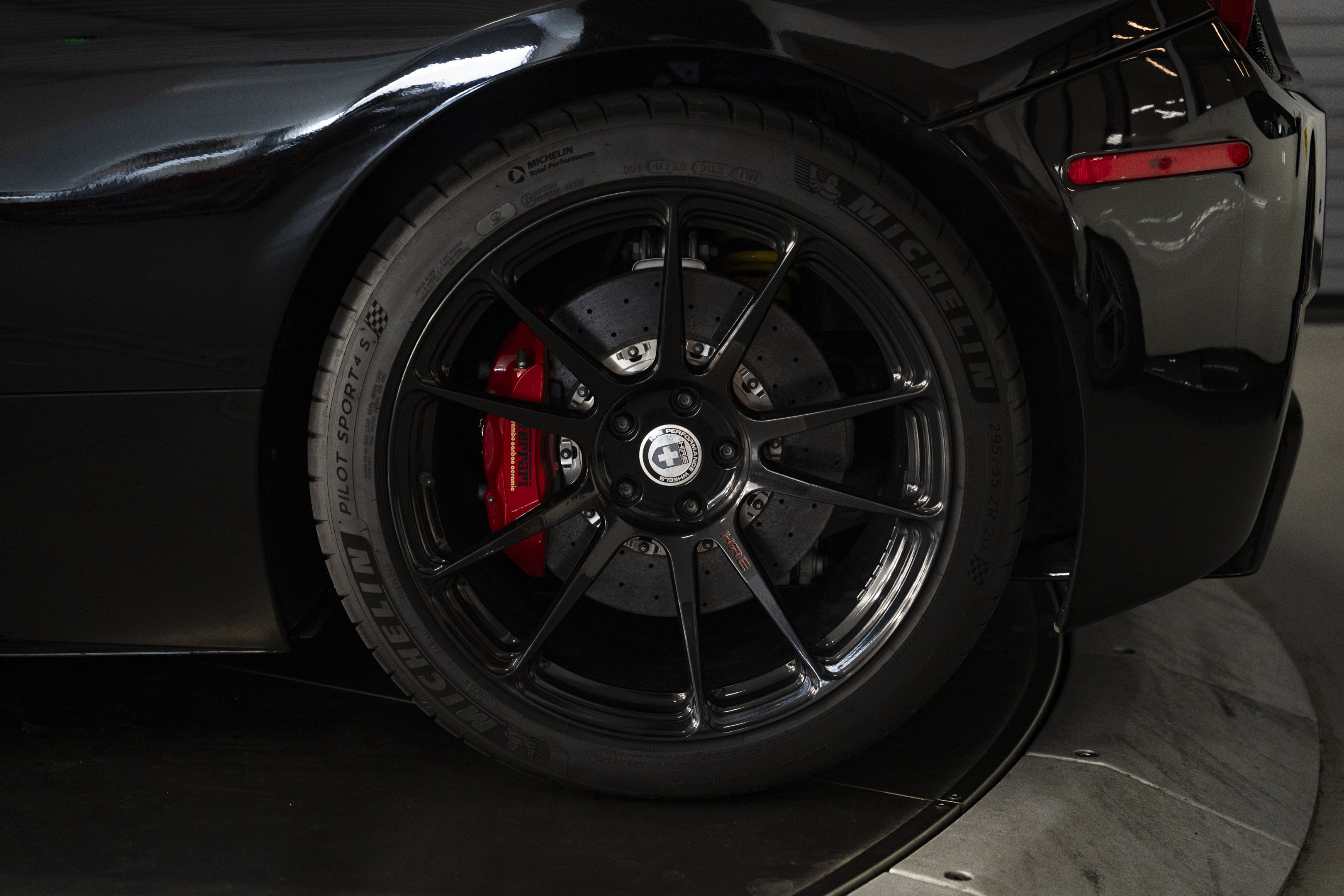Used 2011 Ferrari 458 Italia Coupe RWD image 18