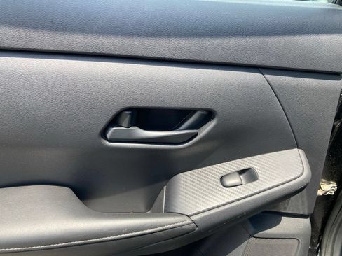Used 2024 Nissan Sentra SV FWD image 12