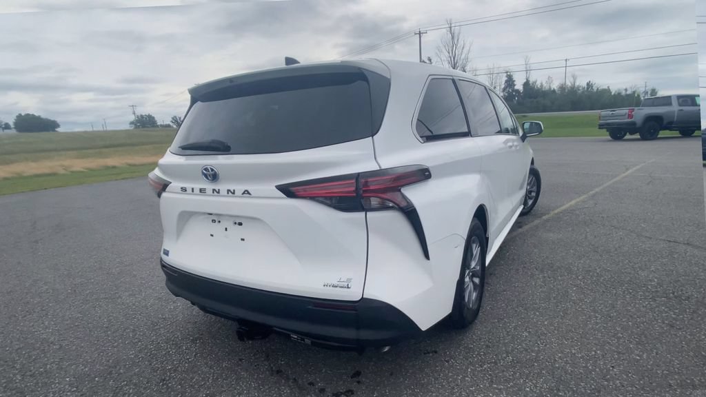 Used 2021 Toyota Sienna LE FWD image 8