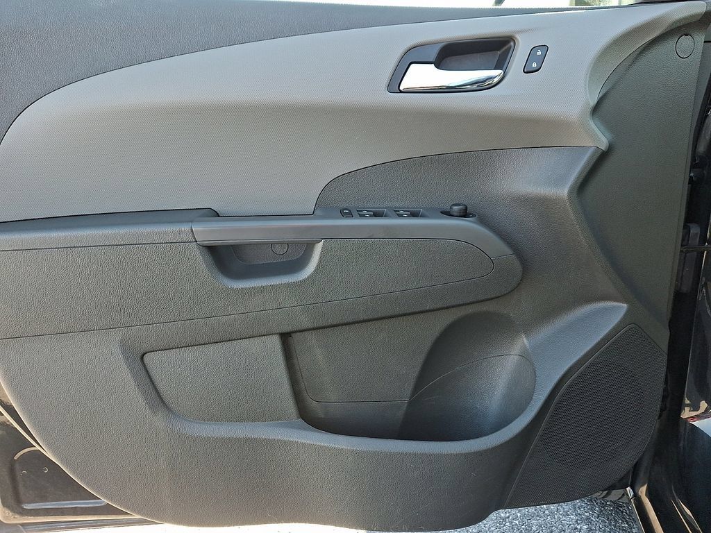 Used 2015 Chevrolet Sonic LT FWD image 14