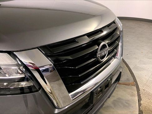 Used 2025 Nissan Pathfinder SV AWD/4WD image 28
