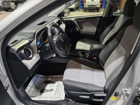 Used 2015 Toyota RAV4 LE AWD/4WD image 24