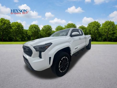 Used 2024 Toyota Tacoma TRD Sport image 7
