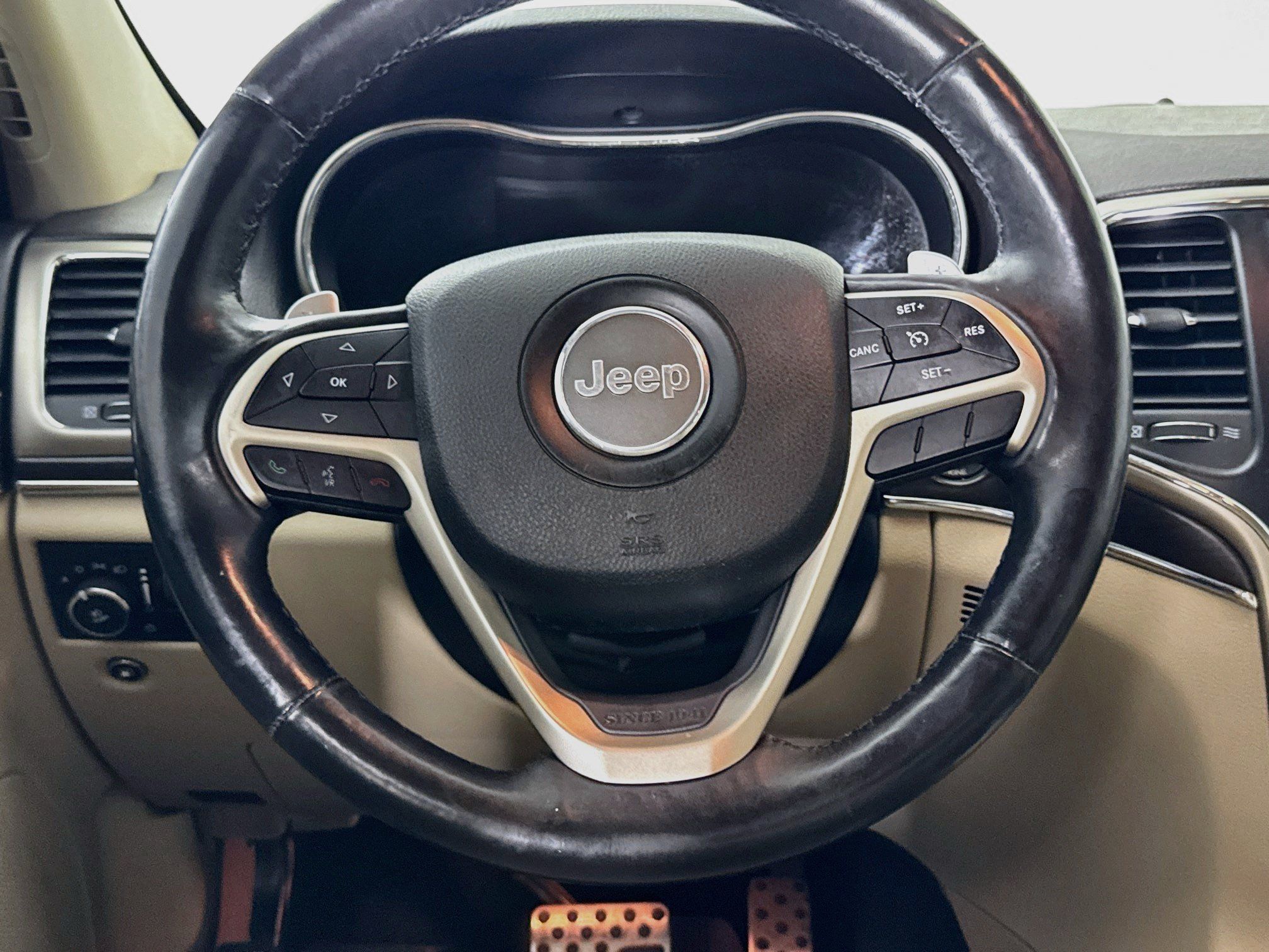 Used 2014 Jeep Grand Cherokee Limited w/ Mopar Chrome Edition Group AWD/4WD image 14