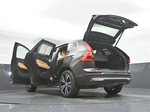 Used 2022 Volvo XC60 B6 Inscription w/ Advanced Package image 56