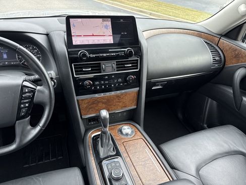 Used 2024 Nissan Armada SL w/ Captain's Chairs Package image 31