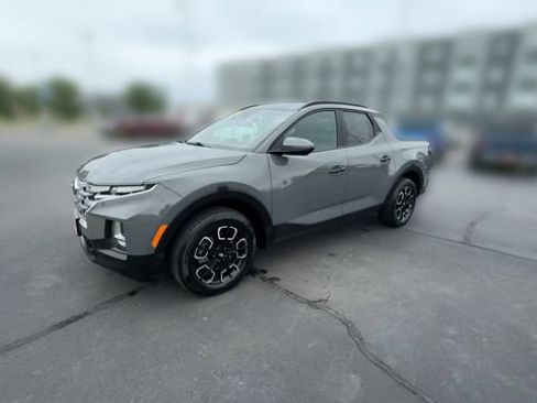 Used 2022 Hyundai Santa Cruz SEL w/ Activity Package FWD image 4