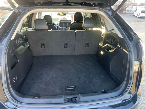Used 2016 Ford Edge Titanium image 10