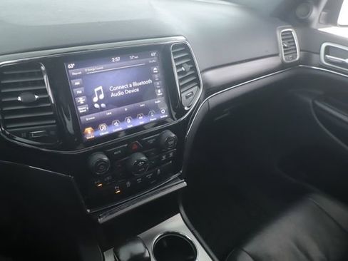 Used 2020 Jeep Grand Cherokee Limited image 28