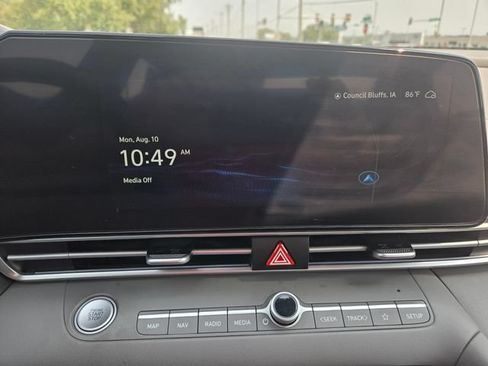 Used 2024 Hyundai Elantra SEL FWD image 23