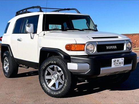Used 2014 Toyota FJ Cruiser 4WD image 3