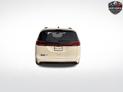 New 2026 Chrysler Pacifica Select w/ S Appearance Package image 4