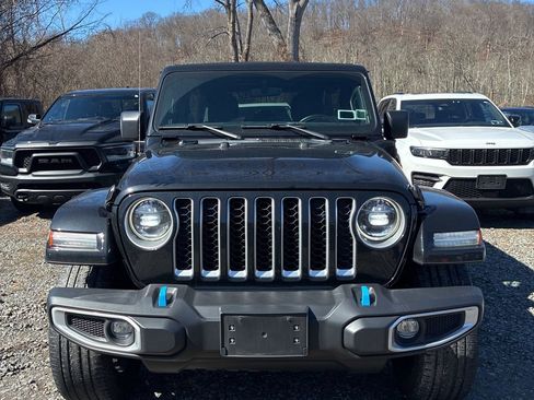 Used 2023 Jeep Wrangler Unlimited Sahara w/ Cold Weather Group image 2