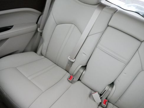 Used 2015 Cadillac SRX Luxury image 12