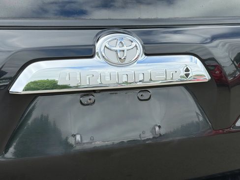 Used 2016 Toyota 4Runner Limited AWD/4WD image 41