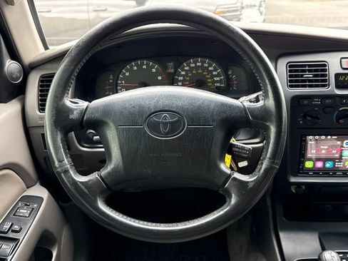 Used 2002 Toyota 4Runner SR5 w/ Upgrade Value Pkg 2 AWD/4WD image 10