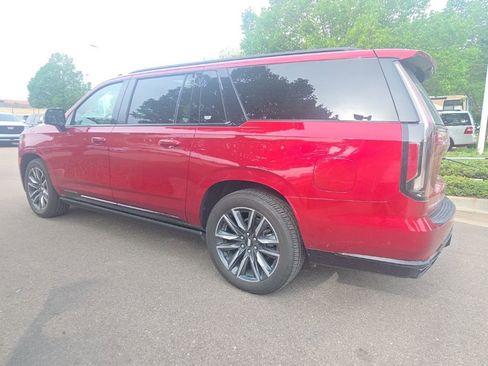 Used 2024 Cadillac Escalade ESV Sport Platinum AWD/4WD image 5