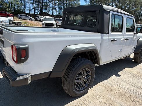 New 2026 Jeep Gladiator Sport image 8