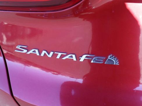 Used 2019 Hyundai Santa Fe SE image 11
