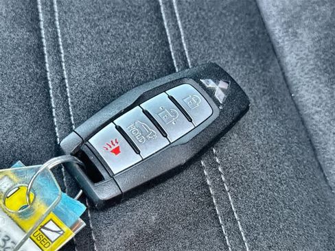 Used 2024 Mitsubishi Outlander SE image 25