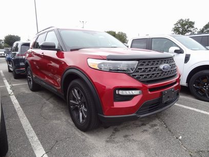 Certified 2022 Ford Explorer XLT w/ Equipment Group 202A
