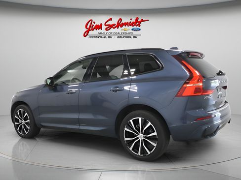 Used 2025 Volvo XC60 B5 Plus w/ Protection Package Premier AWD/4WD image 4