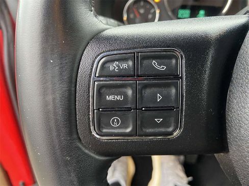 Used 2017 Jeep Wrangler Unlimited Rubicon w/ Connectivity Group image 28