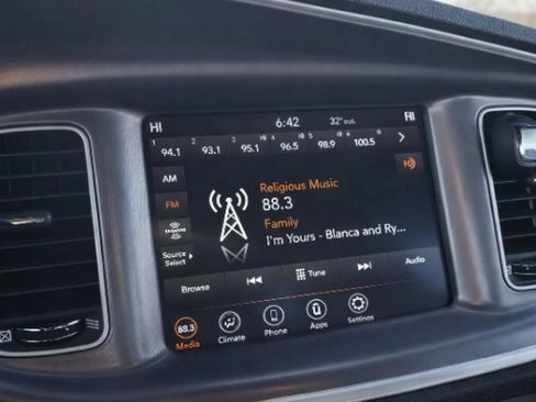 Used 2021 Dodge Charger SXT image 11