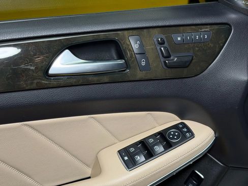 Used 2015 Mercedes-Benz GL 550 4MATIC image 42