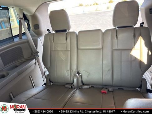 Used 2014 Chrysler Town & Country Touring-L w/ Trailer Tow Group image 29