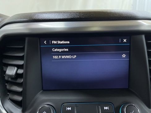 Used 2023 GMC Acadia SLT w/ Preferred Package image 45