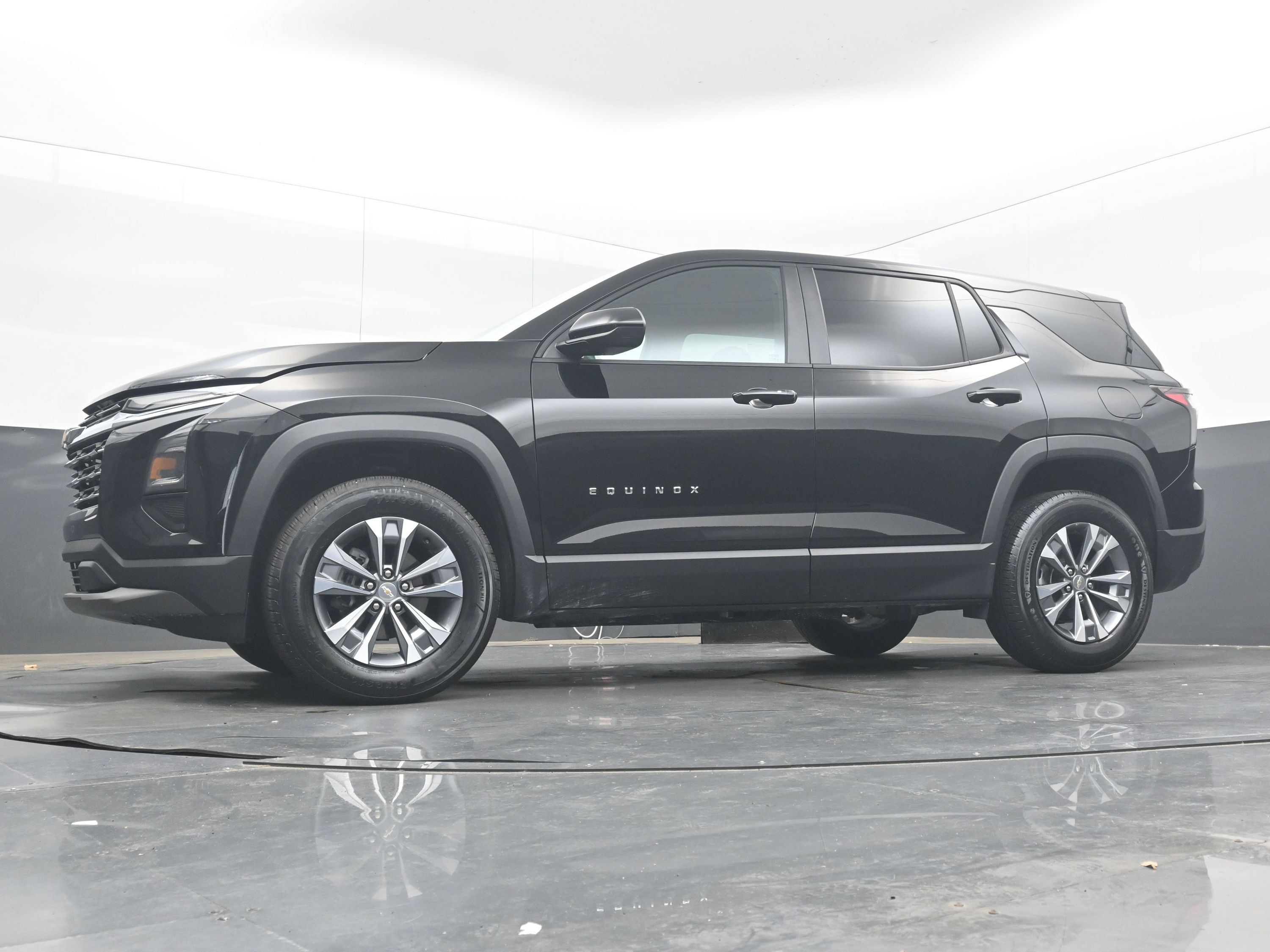 Used 2026 Chevrolet Equinox LT FWD image 30