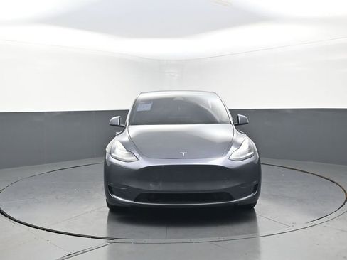 Used 2023 Tesla Model Y Long Range AWD/4WD image 3