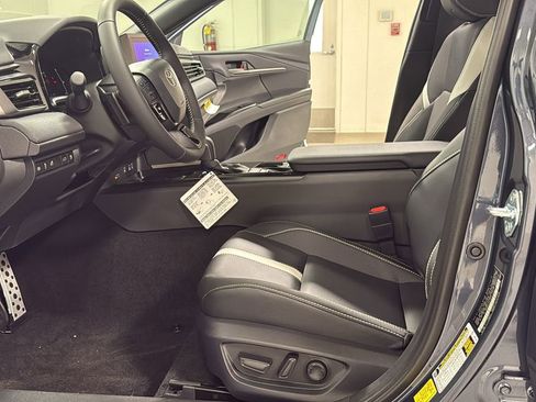 New 2026 Toyota Camry SE image 12