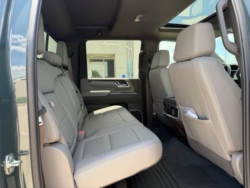 Used 2025 Chevrolet Silverado 2500 LTZ w/ LTZ Convenience Package AWD/4WD image 10