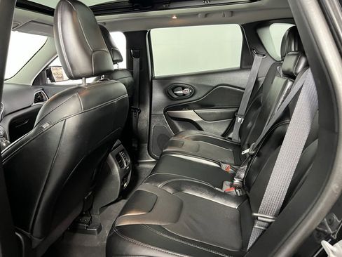 Used 2022 Jeep Cherokee Latitude Lux w/ Sun & Sound Group image 28