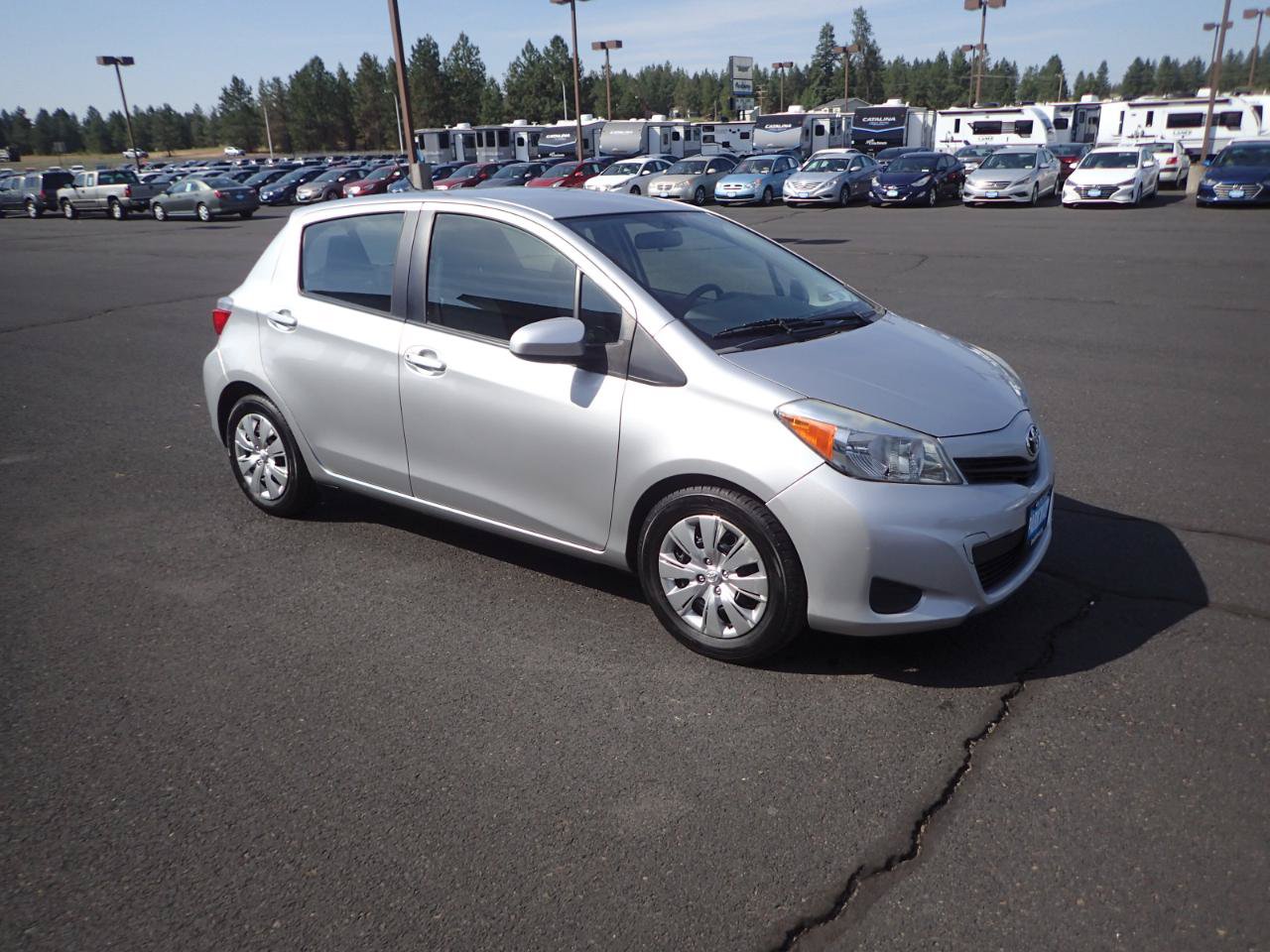 Used 2012 Toyota Yaris LE FWD image 7