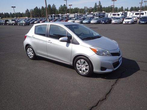 Used 2012 Toyota Yaris LE FWD image 7
