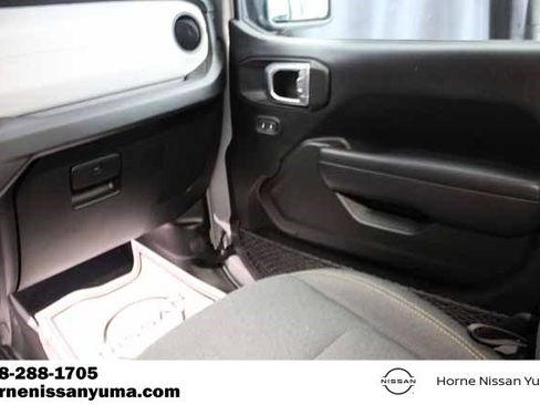 Used 2024 Jeep Wrangler Unlimited AWD/4WD image 11