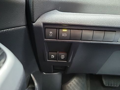 Used 2025 Toyota Sienna XSE FWD image 27
