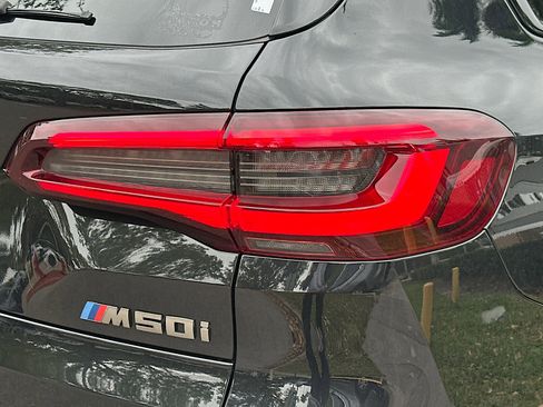 Used 2022 BMW X5 M50i w/ Premium Package image 29